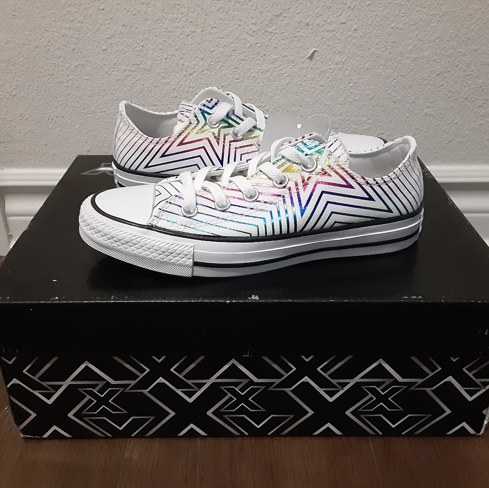 Converse - Picture 1 of 4
